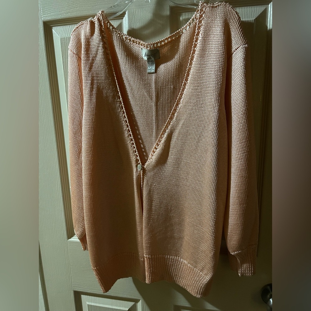 Elegant V-Neck Sweater in Soft Peach